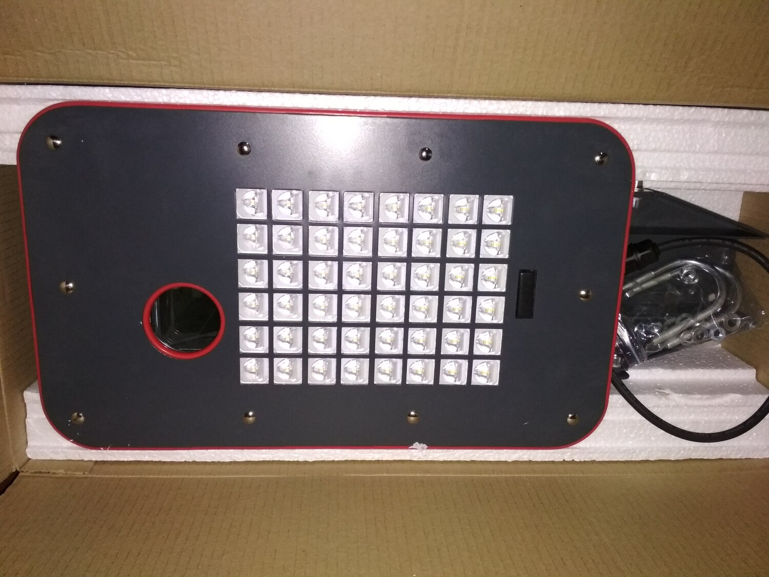 Фонарь с функцией проекции Фонарь с функцией проекции